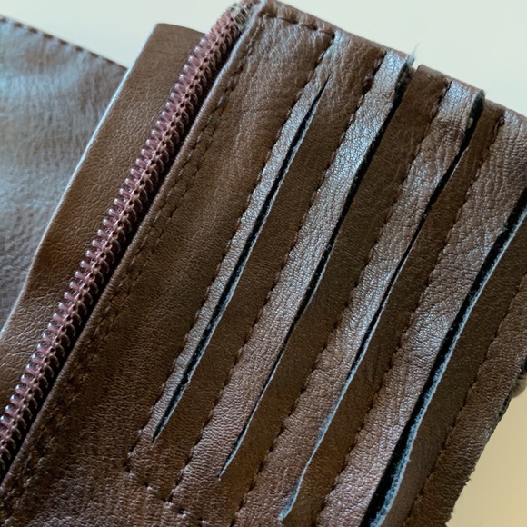 Girl’s Boots. Size 1. Brown Faux Leather. Zipper. Good condition. Furry lining - Picture 9 of 9